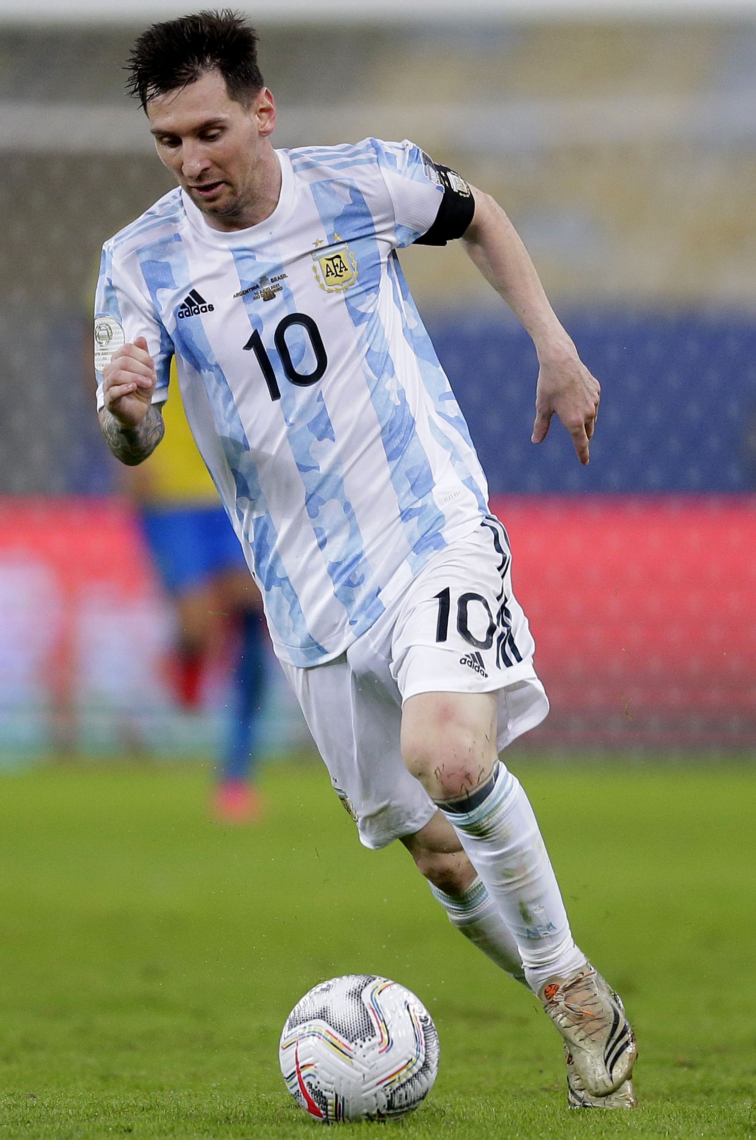 作为年轻球 作为年轻球