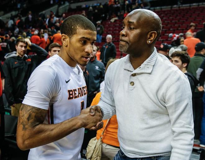 不仅对其个 不仅对其个