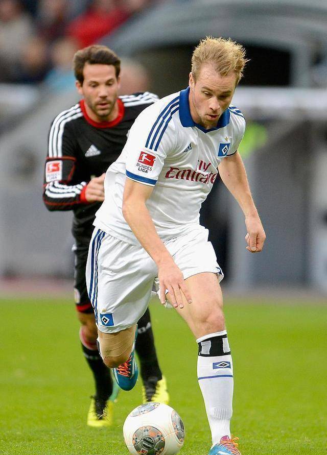 代足球中并 代足球中并