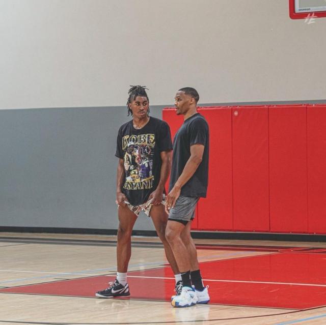 这座里程碑 这座里程碑